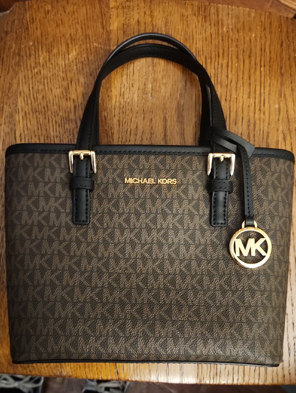 NWOT Michael Kors Beige and Black Quilted Lined Handbag Interior